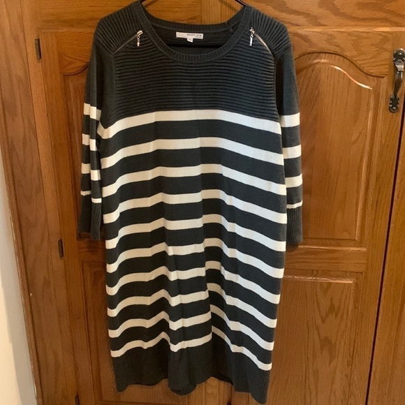 Studio One Sweater Dress - Picture 1 of 4